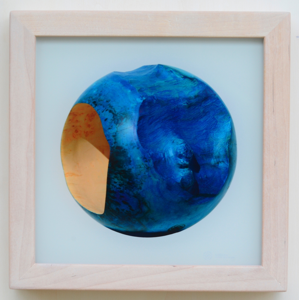 Der blaue Planet- Glas, 2016  ca 30,6 x 30,6 cm - 180.-€ 